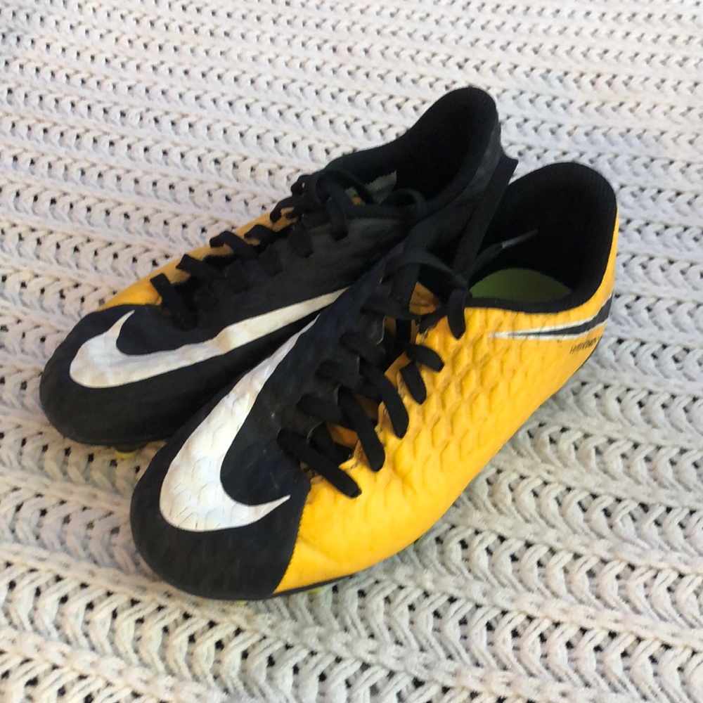 Girls soccer cleats